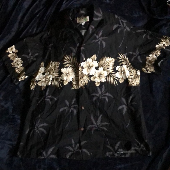 Hawaiian Tiki Shirt - Picture 1 of 9